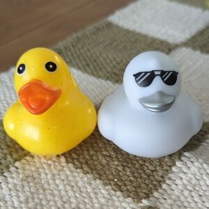 2 Rubber Duckys